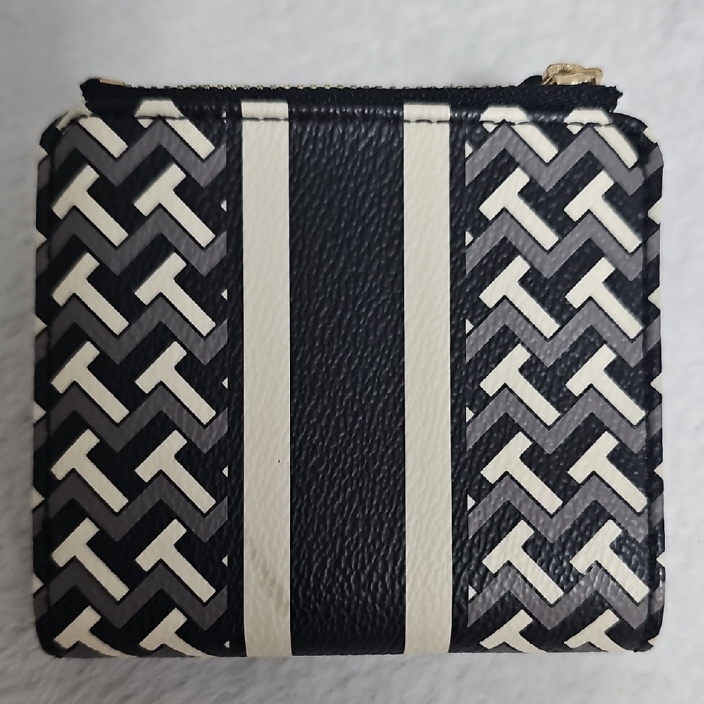 Stylish Black and White Tote Bag Set - Picture 11 of 15